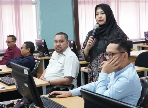 Kegiatan seleksi CAT anggota KPID Riau.(foto: mcr)